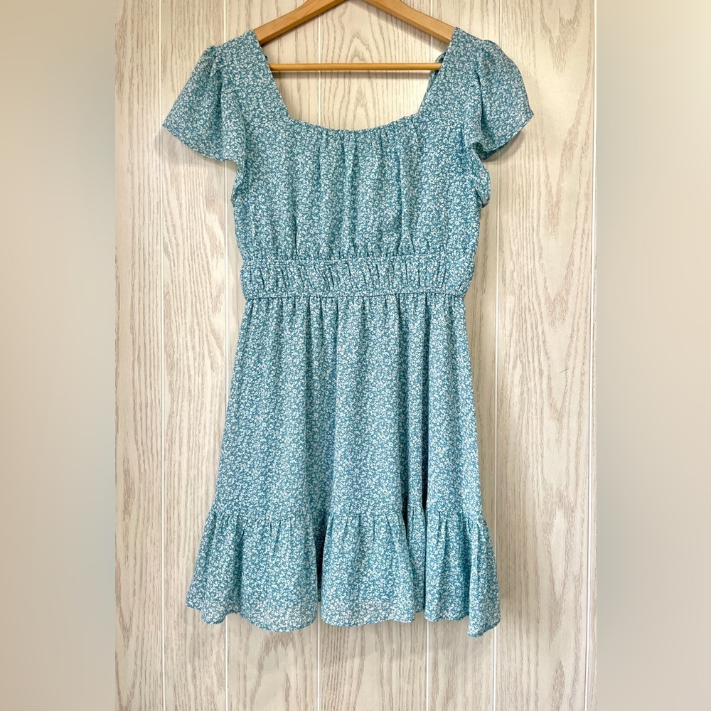 Altar'd State Women's Blue and White Dress Floral Babydoll Style Size M EUC
